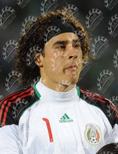 18 de marzo de 2010 - Guillermo Ochoa, Foto Barrera